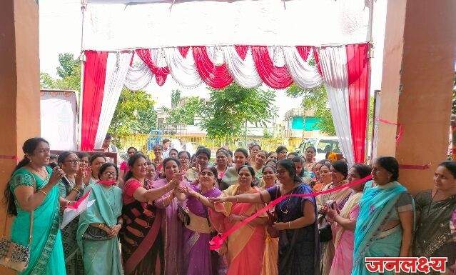 महिलांना स्वतंत्र व्यासपीठ निर्माण व्हावे याकरिता संजीवनी महिला मंडळांनी ग्रुपची स्थापना केली त्या माध्यमातून महिलांना काम करण्याची संधी मिळाली