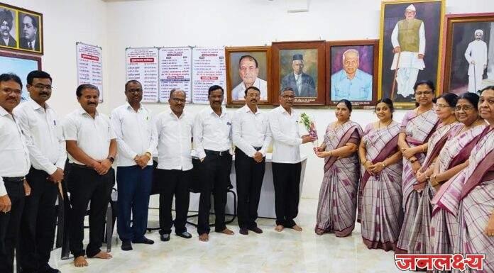 श्री गो.से. हायस्कूल पाचोरा उपशिक्षक बापू शिवाजी पाटील यांनी सावित्रीबाई फुले पुणे, विद्यापीठ सेट परीक्षा हिंदी विषयातून उत्तीर्ण