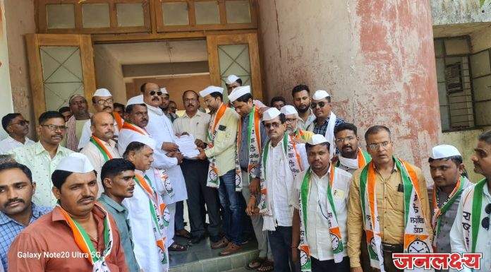 वारकऱ्यांवरील लाठी चार्ज प्रकरणी राष्ट्रवादी कांग्रेस तर्फे निवेदन