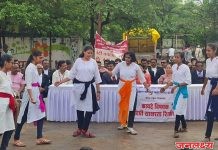 बेटी बचाव बेटी पढाव विद्यार्थिनींनी दिला नारा पथनाट्यातून केली जनजागृती, विधी सेवा समितीचा उपक्रम