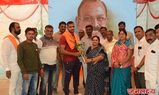 महाराष्ट्र केसरी स्पर्धा 2023 साठी निवड झाल्याबद्दल सौ. वैशालीताई सुर्यवंशी यांच्या हस्ते भव्य सत्कार सोहळा संपन्न