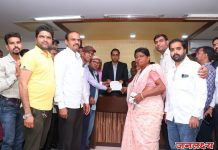 बारी समाजाचे विविध मागण्यांसाठी जिल्हाधिकाऱ्यांना निवेदन