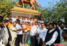 मराठा महिलांचा अवमान करणाऱ्या बकाले विरुद्ध न्यायालयीन लढाई लढणाऱ्या वकिलांचा मराठा आत्मसन्मान अभियानांतर्गत शिवछत्रपतींच्या साक्षीने झाला सन्मान!