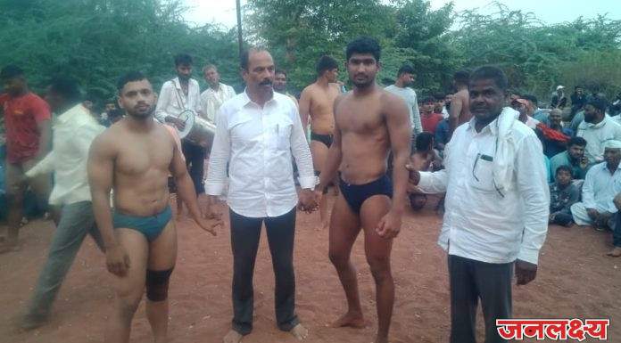 जवखेडेच्या कान्होबा यात्रेत थेट कुस्तीच्या फडातून प्रतापराव ढाकणे यांचे राजकीय डावपेच ?