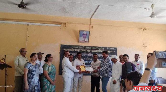 सामनेर येथील महात्मा गांधी माध्यमिक व उच्च माध्यमिक विद्यालय मुख्यमंत्री माजी शाळा सुंदर शाळा या उपक्रमांतर्गत तृतीय क्रमांक