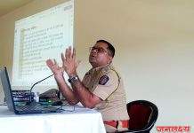 पाचोरा विभागाचे डी वाय एस पी श्री धनंजय येरुळे साहेब यांनी नवीन आलेल्या कायद्यासंदर्भात पोलीस अधिकारी व पोलीस कर्मचारी यांना माहिती व मार्गदर्शन करताना