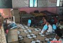 मुंबईच्या “गिव्हिंग फाँर गुड फौंडेशन”वतीने मोहोजखुर्द येथील निवारा केंद्रास शालेय साहित्याचे वाटप