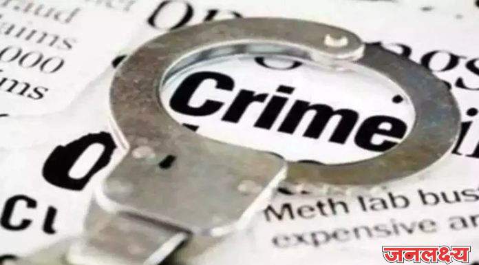 उजनी पिंपळगावच्या शालेय विद्यार्थीनीचे तोंड, हात,पाय बांधून गच्चीवर टाकले, पोलीस स्टेशनला गुन्हा दाखल