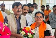 वैशालीताई सुर्यवंशी यांनी केले खा. संजय राऊत यांचे स्वागत