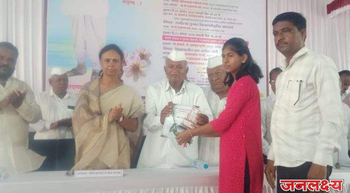 स्व.सौ.चंद्रभागाबाई दादापाटील राजळे सर्व सेवाभावी संस्थेच्या वतीने ८० गुणवंत विद्यार्थ्यांचा सन्मान सोहळा थाटात संपन्न