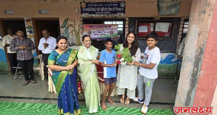 श्रीमती कमलताई पाटील यांच्या वाढदिवशी दिव्यांग विद्यार्थ्यांना भोजन