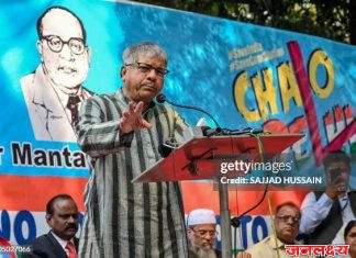 ईव्हीएम नको,घोटाळा झालाय मग ,सह्याच्या मोहीमेत सहभागी व्हाः पुण्यातील वंचितच्या बैठकीत प्रकाश आंबेडकर गरजले?