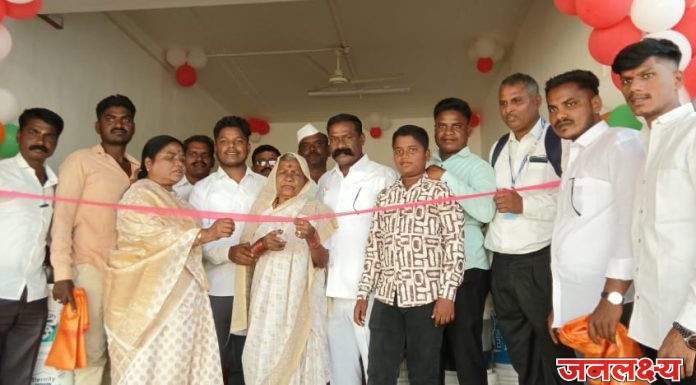 शेवगाव येथे मातोश्री सईबाई वाघमारे,आणि आमदार राजळे, अब्दुलभाई शेख यांच्या हस्ते कल्पना पेंटसचा शुभारंभ संपन्न