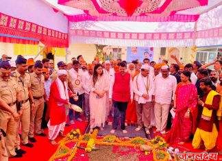 “पंकजा”-“मोनिका” दोघी बहिणी ग आता विकासच हाय,माशान मारलाय दणका ग “रोपवे” मढीला जाय, आमदार राजळेची मुख्यमंत्र्यांकडे मागणी