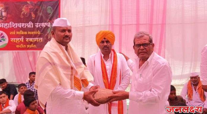 जवखेडे येथे ह.भ.प. निव्रुती महाराज मतकर यांच्या काल्याच्या किर्तनाने महाशिवरात्री किर्तन महोत्सव सोहळ्याची सांगता