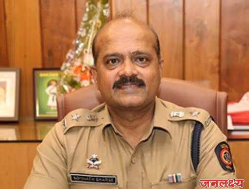 शेअर मार्केट मधिल आरोपी कडून दीड कोटींची ऑनलाईन लाच स्वीकारणारे स्थानिक गुन्हे शाखेचे चार पोलिस अधिकारी निलंबित : पोलिस अधीक्षक सोमनाथ घार्गे साहेब यांची घोषणा