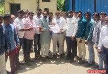 शिवसेना उपजिल्हाप्रमुख किशोर बारवकर यांच्या नेतृत्वात महावितरण कंपनीला धडक मोर्चा नवीन वीज मीटर पोस्टपेड किंवा प्रीपेड मीटर विरोधात