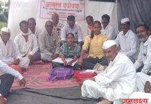 ना.बावणकुळे साहेब गंगापूर मध्ये महसूल सप्ताहाचे तिनतेरा वाजले,आमदार निधीतून झालेला रस्ता खाजगी इसमाने उखडून टाकला,शेतकऱ्यांच्या उपोषणाकडे अधिकाऱ्यांचे दुर्लक्ष