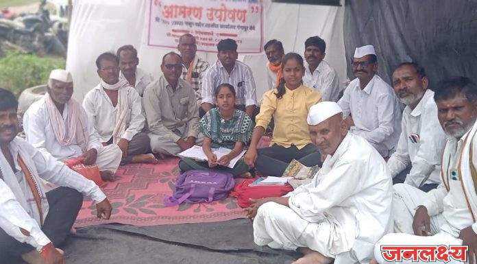 ना.बावणकुळे साहेब गंगापूर मध्ये महसूल सप्ताहाचे तिनतेरा वाजले,आमदार निधीतून झालेला रस्ता खाजगी इसमाने उखडून टाकला,शेतकऱ्यांच्या उपोषणाकडे अधिकाऱ्यांचे दुर्लक्ष