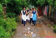 सोयगाव नगरपंचायतीच्या वार्डातील रस्त्याची दुरवस्था; नागरिकांमध्ये नाराजी, नगरपंचायतीकडून दुर्लक्ष