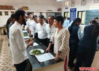 चोपडा महाविद्यालयात वनस्पतीशास्त्र विभागातर्फे आयोजित ‘रानभाजी प्रदर्शनाला’ विद्यार्थ्यांचा उत्स्फूर्त प्रतिसाद