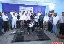 वेटलिफ्टिंगमध्ये विशेष कामगिरी करत महाविद्यालयाचा गौरव वाढवला