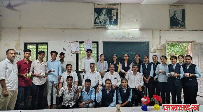 चोपडा महाविद्यालयात सूक्ष्मजीवशास्त्र विभागातर्फे पॉट पेटिंग स्पर्धेचे आयोजन