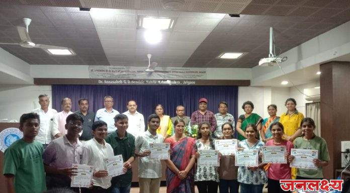 जिल्हास्तरीय विज्ञान नाट्य उत्सवात श्री. गो.से. हायस्कूल चा द्वितीय क्रमांक