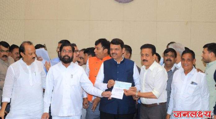 मंत्री, गिरीश महाजन यांचे वर्षभराचे वेतन रूपये ३१ लक्ष मुख्यमंत्री सहायता निधीस ! वर्षभराचा पगार देणारे राज्यातील पहिलेच मंत्री