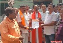 शिवसेनेचे धरणे आंदोलन : शेतकऱ्यांना तात्काळ कर्जमाफी व प्रति हेक्टरी ₹५० हजार मदतीची मागणी