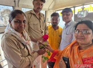 चाळीसगाव बस डेपोच्या महिला कंडक्टर “पुनम वैभव सूर्यवंशी” यांच्या सतर्क मुळे महिलाची पोत वाचली