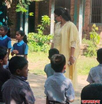 जळगाव तालुक्यातील म्हसावद येथे, माननीय मुख्य कार्यकारी अधिकारी श्रीमती मीनल करनवाल जिल्हा परिषद जळगाव (CEO) यांची अचानक भेट…