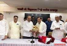 अहिल्यानगर जिल्हा सहकारी बँकेच्या चेरमन पदी चंद्रशेखर घुले पाटील यांची बिनविरोध निवड, कींगमेकर पालकमंत्री नामदार राधाकृष्ण विखे पाटील यांचा पडद्या मागिल करीष्मा