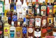 नगरपरिषद निवडणुकीच्या पार्श्वभूमीवर राहुरी शहरात विनापरवाना दारूची वाहतूक करणाऱ्या आरोपीस पोलिसांनी गाडीसह रंगेहाथ पकडले