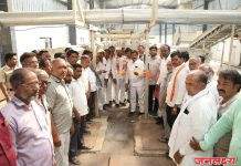 कापूस उत्पादक शेतकऱ्यांसाठी दिलासादायक पाऊल कंकराळा (ता. सोयगाव) येथे सीसीआय खरेदी केंद्राचा आमदार अब्दुल सत्तार यांच्याहस्ते शुभारंभ