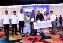 बन्सल क्लासेस तर्फे निबंध स्पर्धेतील विजेत्यांना बक्षीस वितरण