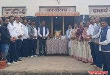 पारध येथील जनता विद्यालयात क्रांतीज्योती सावित्रीबाई फुलेंच्या लेकींचा सन्मान