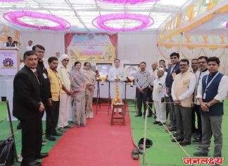 ‘खान्देशी माणूस कोमल हृदयाचा असून त्याची अहिराणी मायबोली चालतं बोलतं विद्यापीठ आहे’- सुप्रसिद्ध विनोदी कलाकार प्रवीण माळी