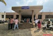 दिव्यांग महिला उमेदवाराला नामनिर्देशनासाठी करावी लागली तारेवरची कसरत निवडणूक विभागाच्या नियोजनाचा अभाव उघड