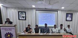 चोपडा महाविद्यालयात आत्मनिर्भर युवती अभियान प्रसंगी युवतीना कृषी व बँकिंग क्षेत्रातील संधींचे मार्गदर्शन