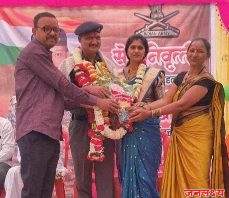 सीमेवर प्राणांची पर्वा न करता उभा राहणारा जवान – २४ वर्षांची देशसेवा पूर्ण करून गणेश बोडखे शेंदुर्णीत परतले