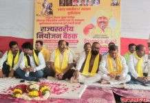 धनगर समाजाचा लढा कमजोर करीत असलेल्यांना या लढ्यात बरोबर घ्यायचे की नाही ते तुम्ही राज्य कमिटीने ठरवा, शिर्डीच्या राज्यव्यापी बैठकीत संघर्ष योद्धे दिपकभाऊ बोर्हाडे कडाडले?