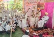 प्रत्येक गावातील गायरान जमिनी या मत दिलेल्या लाचार पुढाऱ्यांनी खाल्ल्या: ह.भ.प. राम महाराज झिंजुर्के