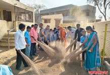 राष्ट्रसंत गाडगे महाराज यांच्या जयंतीनिमित्त जिल्हा परिषद केंद्रीय प्राथमिक शाळा, सोयगाव येथे विविध उपक्रमांनी उत्साहात जयंती साजरी