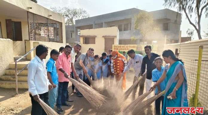 राष्ट्रसंत गाडगे महाराज यांच्या जयंतीनिमित्त जिल्हा परिषद केंद्रीय प्राथमिक शाळा, सोयगाव येथे विविध उपक्रमांनी उत्साहात जयंती साजरी