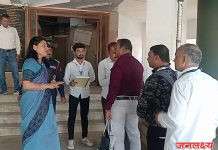 महापौरांनी घेतली अधिकारी-कर्मचाऱ्यांची हजेरी, सकाळी १० च्या पुढे आल्यास होणार दंडात्मक कारवाई उशिरा आल्यास खैर नाही