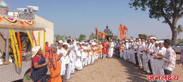 जवखेडे खालसा येथील वै.सोपान महाराज ढाकणे यांच्या दींडीचे पैठण कडे प्रस्थान