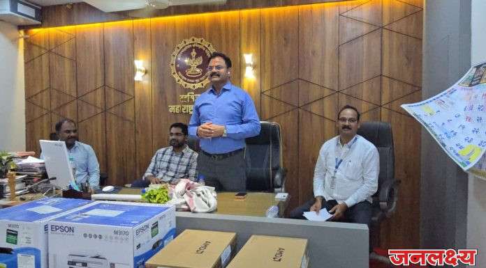 पाचोरा तालुक्यातील सर्व मंडळ अधिकारी व ग्राम महसूल अधिकारी यांना लॅपटॉप व प्रिंटर वाटप…!!