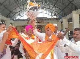 लोळेगाव येथील अखंड हरिनाम सप्ताहाची महंत रामगीरी महाराज येळीकर यांच्या काल्याच्या किर्तनाने सांगता