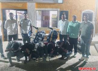 कारचालकाला लुटणाऱ्या टोळीचा पर्दाफाश; स्थानिक गुन्हे शाखेची कारवाई